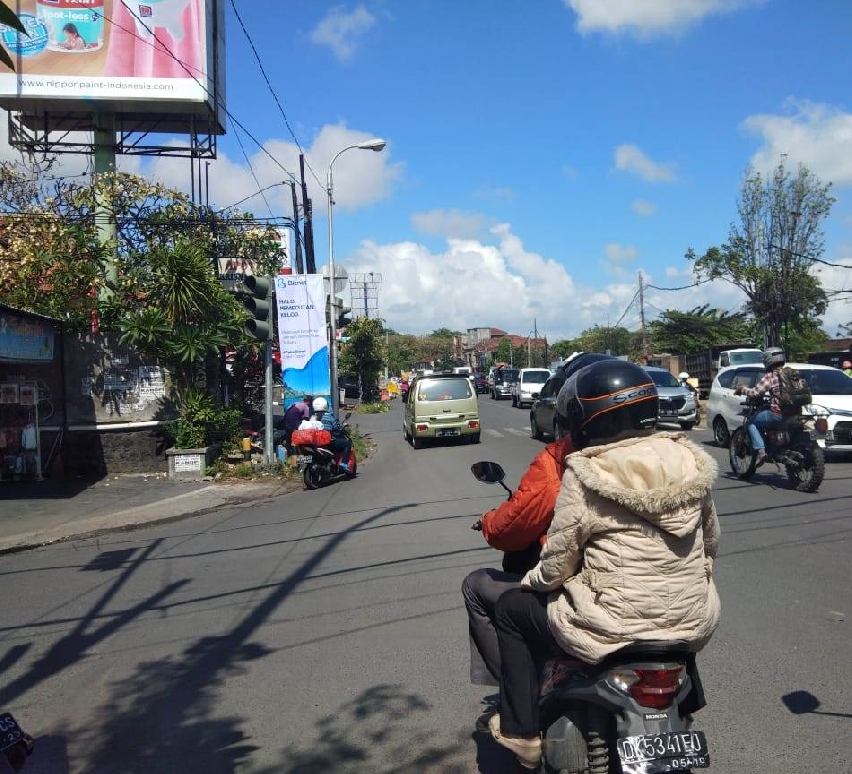 Pemasangan T Banner Biznet di Imam Bonjol