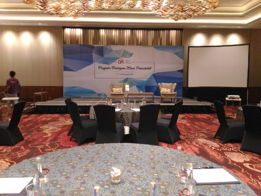 Backdrop Event OJK